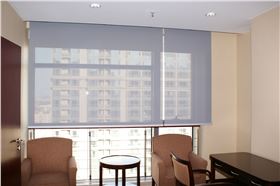 卷簾窗簾.jpg 卷簾窗簾.jpg