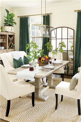 如何用窗簾來改變房間的色彩？