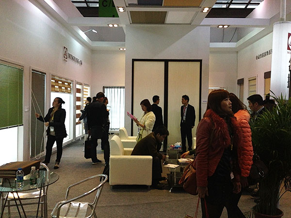 金鳳凰窗簾品種多樣，是不錯的選擇！