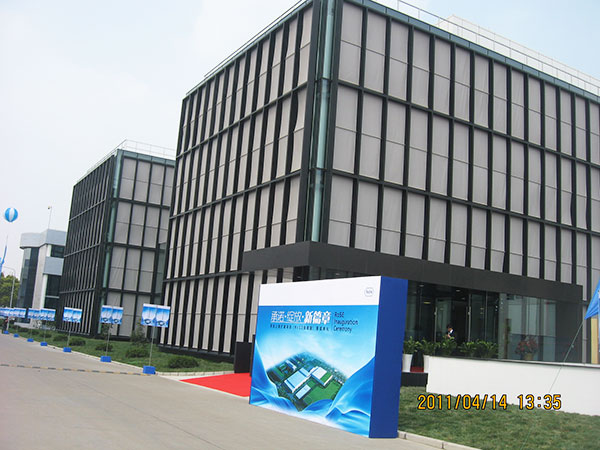 上海羅氏制藥室外電動卷簾